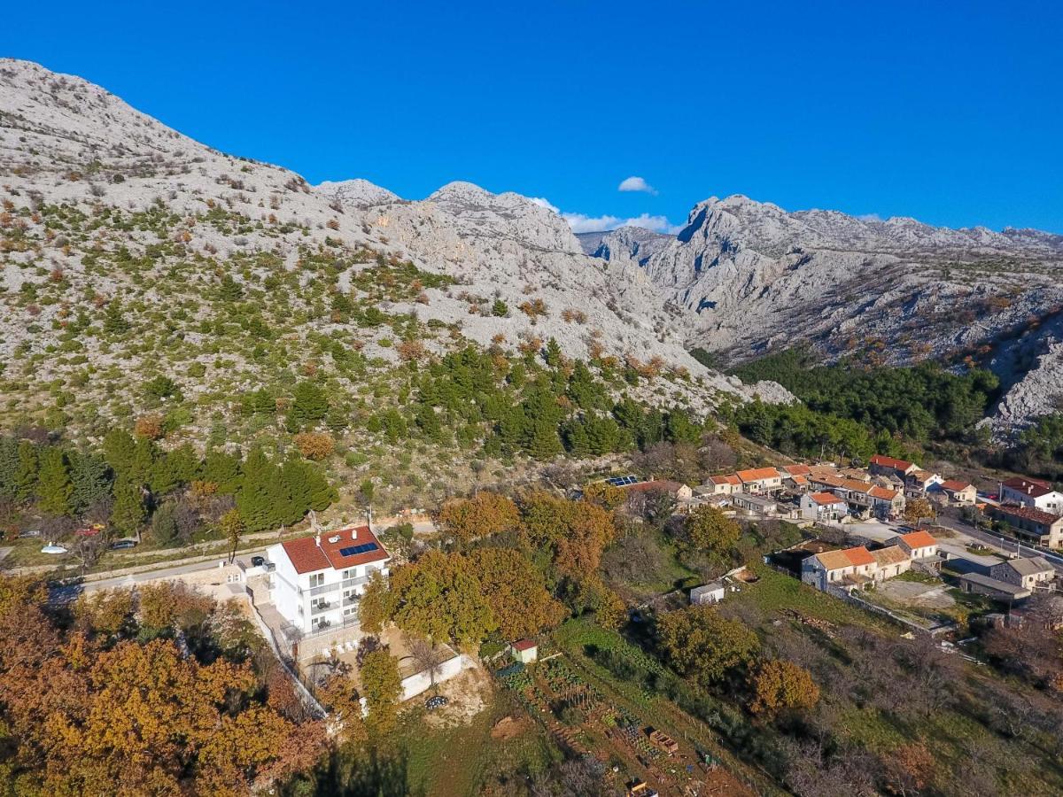 Apartmani Villa Paulo Starigrad Paklenica Eksteriør bilde