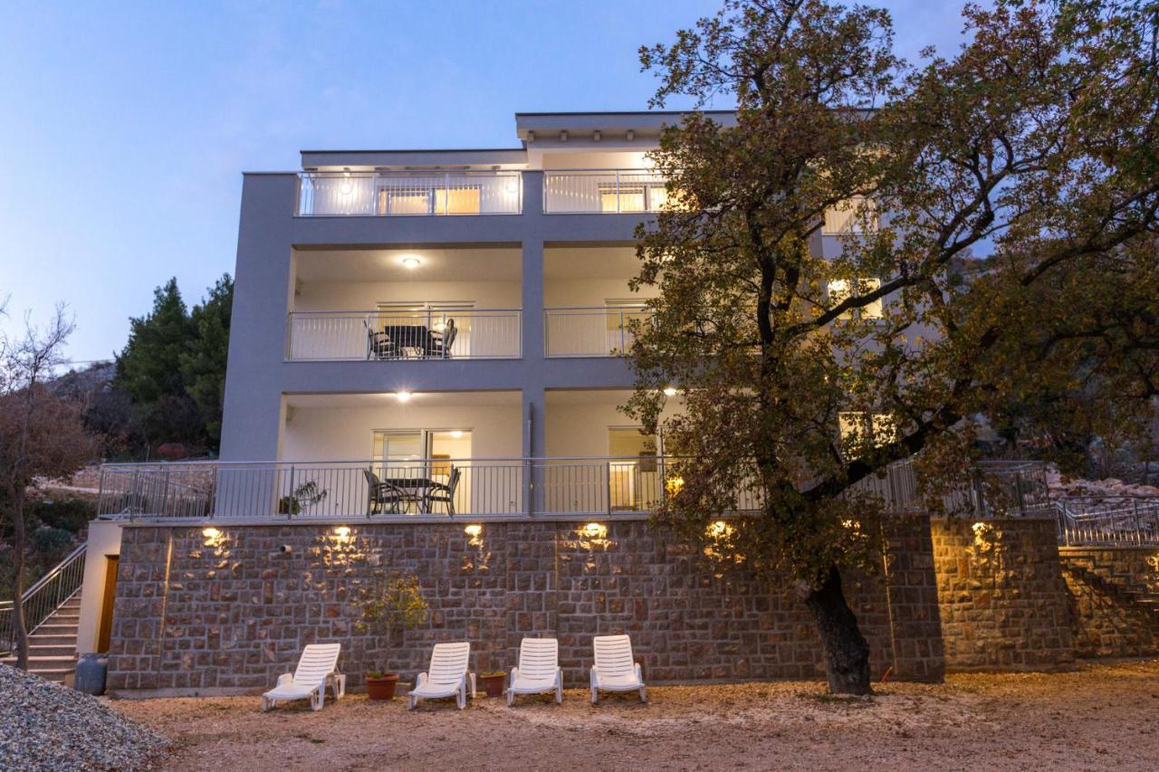 Apartmani Villa Paulo Starigrad Paklenica Eksteriør bilde