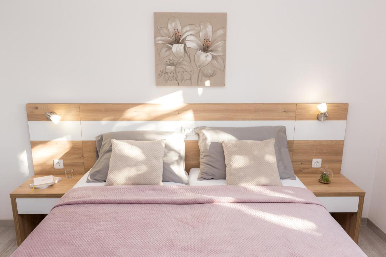 Apartmani Villa Paulo Starigrad Paklenica Eksteriør bilde
