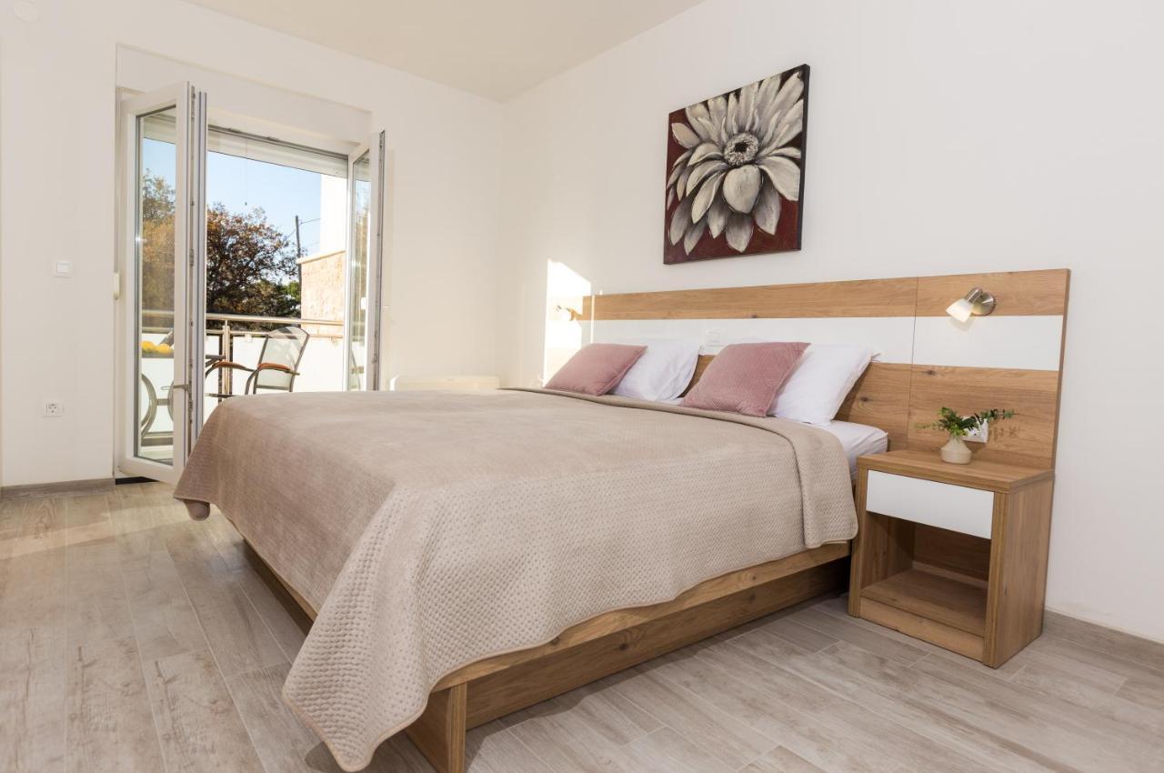 Apartmani Villa Paulo Starigrad Paklenica Eksteriør bilde