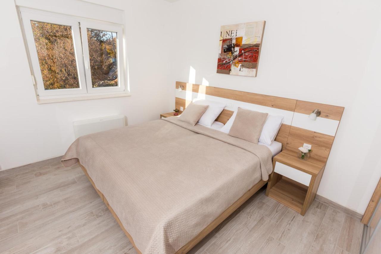 Apartmani Villa Paulo Starigrad Paklenica Eksteriør bilde