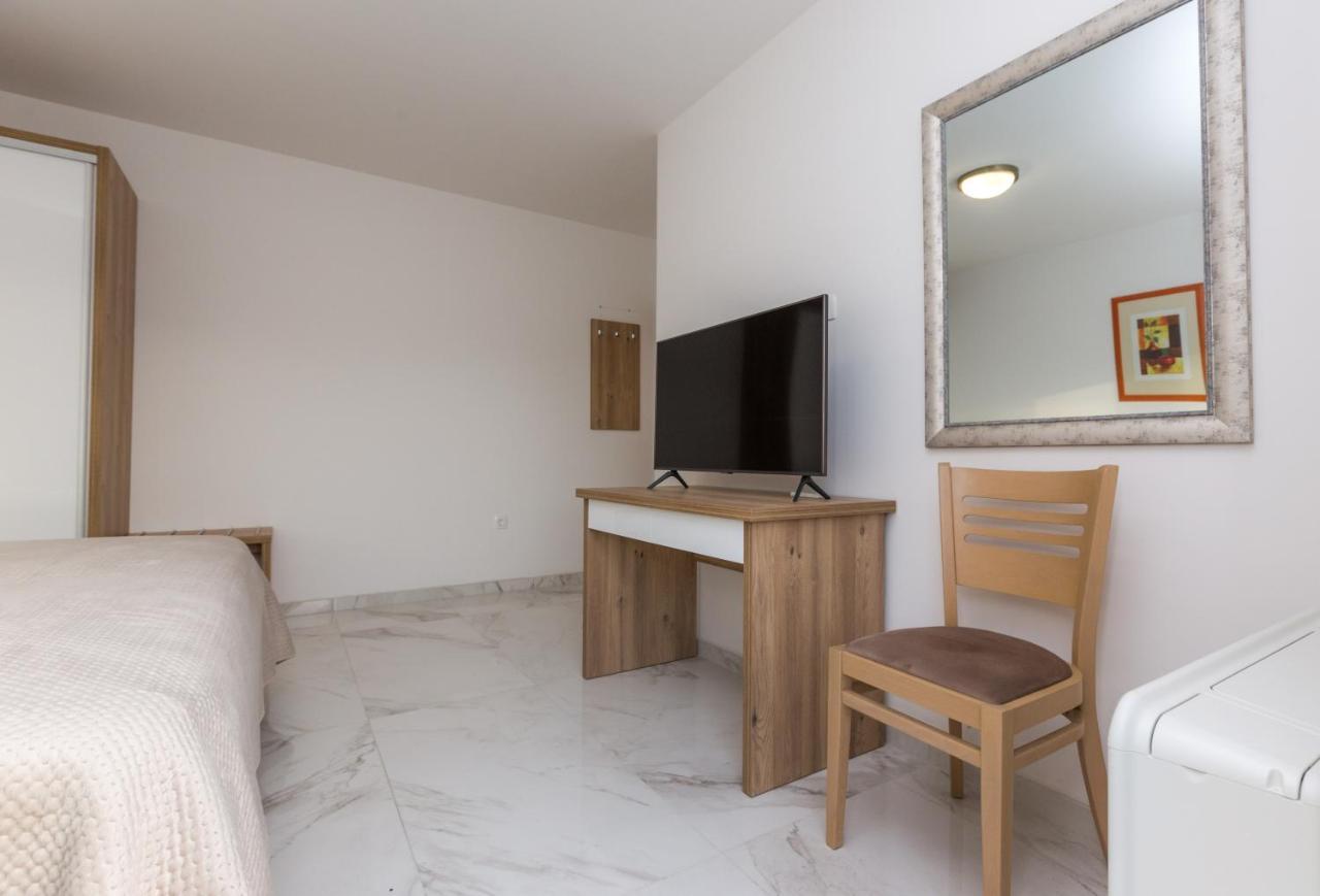 Apartmani Villa Paulo Starigrad Paklenica Eksteriør bilde
