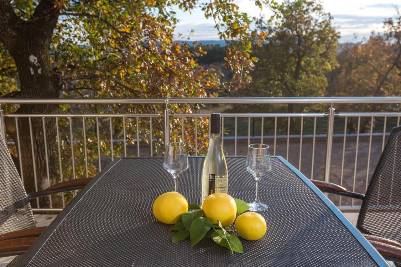 Apartmani Villa Paulo Starigrad Paklenica Eksteriør bilde