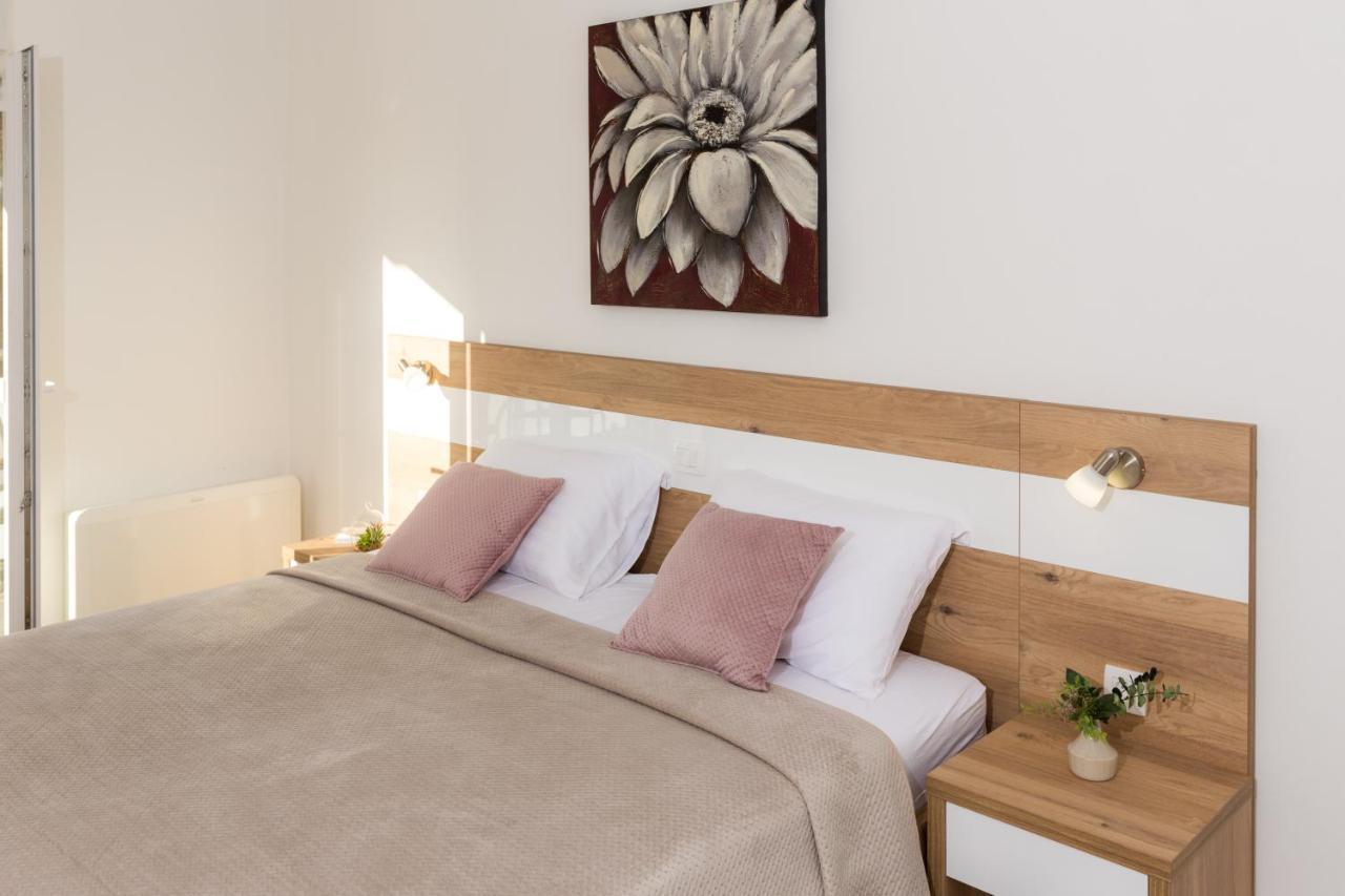 Apartmani Villa Paulo Starigrad Paklenica Eksteriør bilde