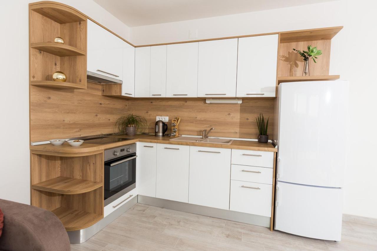 Apartmani Villa Paulo Starigrad Paklenica Eksteriør bilde