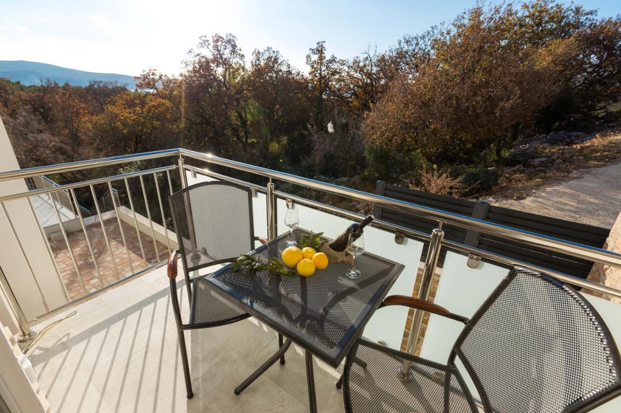 Apartmani Villa Paulo Starigrad Paklenica Eksteriør bilde