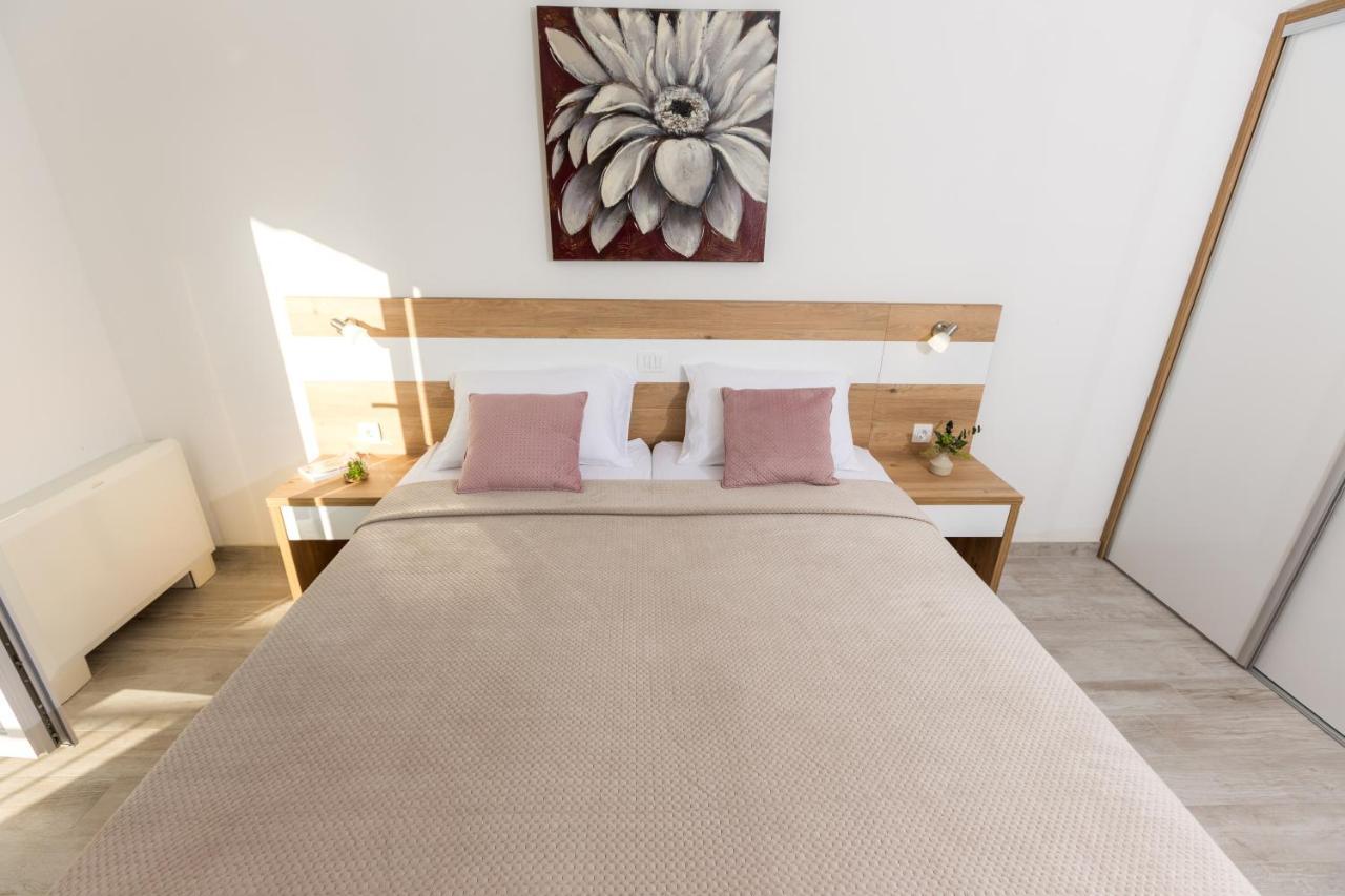 Apartmani Villa Paulo Starigrad Paklenica Eksteriør bilde