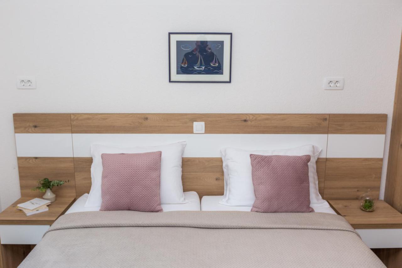 Apartmani Villa Paulo Starigrad Paklenica Eksteriør bilde