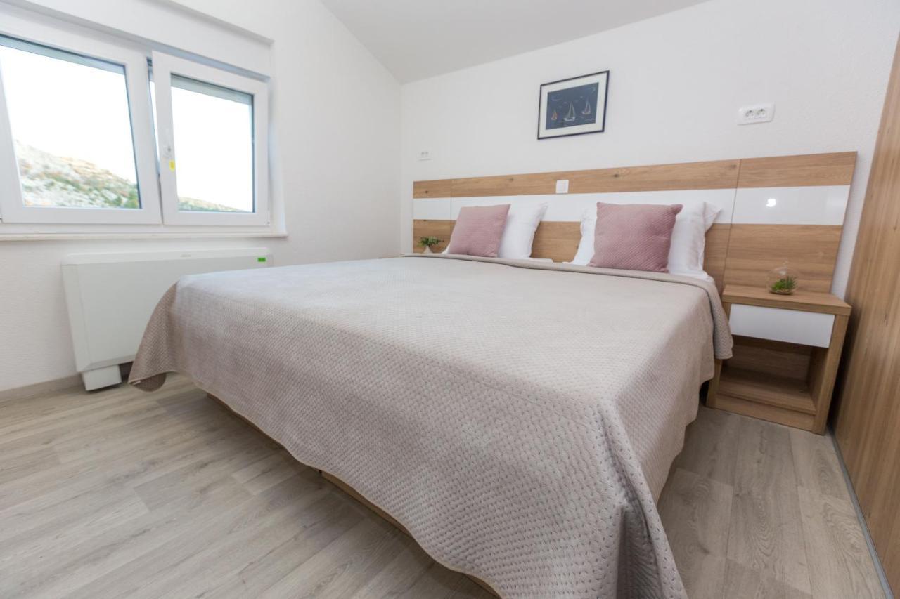 Apartmani Villa Paulo Starigrad Paklenica Eksteriør bilde