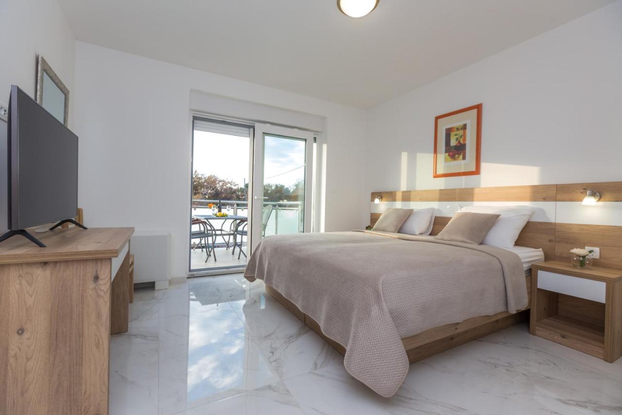 Apartmani Villa Paulo Starigrad Paklenica Eksteriør bilde