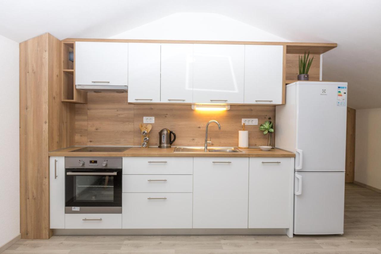 Apartmani Villa Paulo Starigrad Paklenica Eksteriør bilde