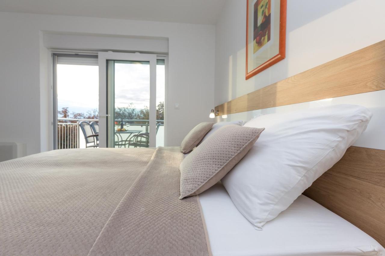 Apartmani Villa Paulo Starigrad Paklenica Eksteriør bilde