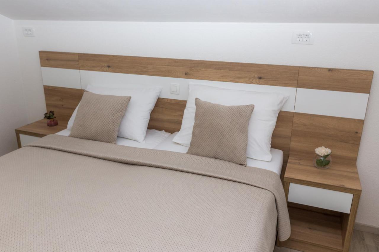 Apartmani Villa Paulo Starigrad Paklenica Eksteriør bilde