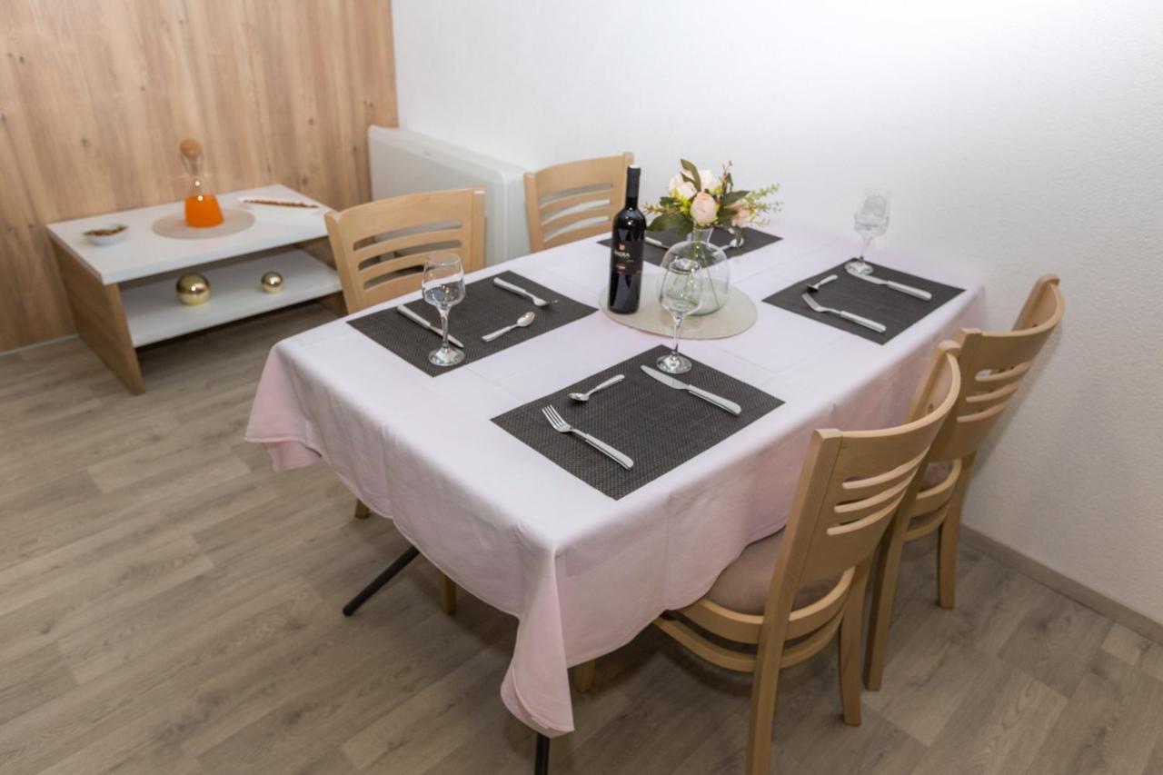 Apartmani Villa Paulo Starigrad Paklenica Eksteriør bilde