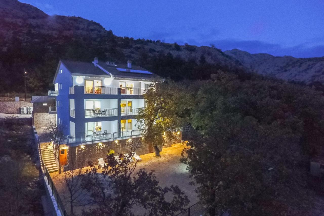 Apartmani Villa Paulo Starigrad Paklenica Eksteriør bilde