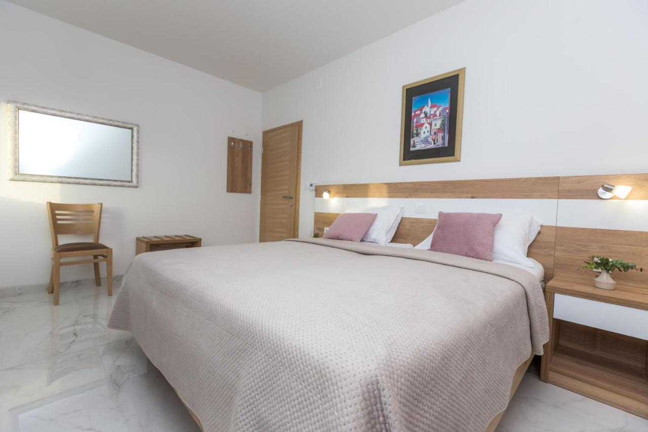 Apartmani Villa Paulo Starigrad Paklenica Eksteriør bilde